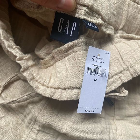 GAP SHORTS - Picture 2 of 4